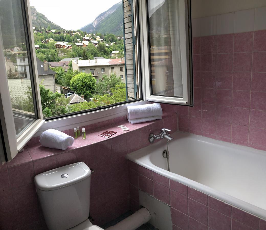 Hotel De Paris Briancon  Bagian luar foto