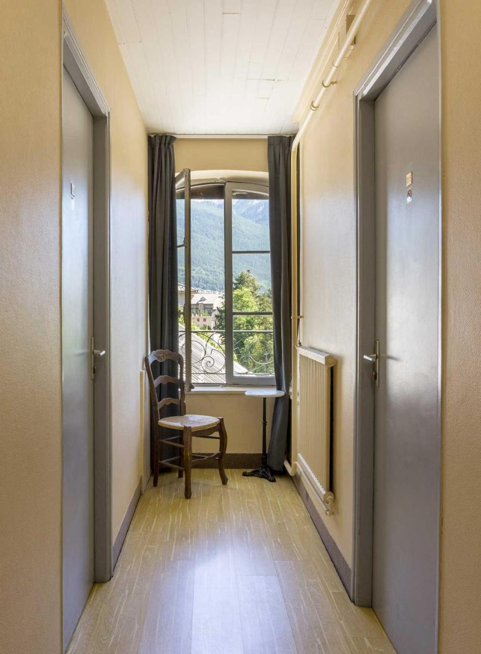 Hotel De Paris Briancon  Bagian luar foto