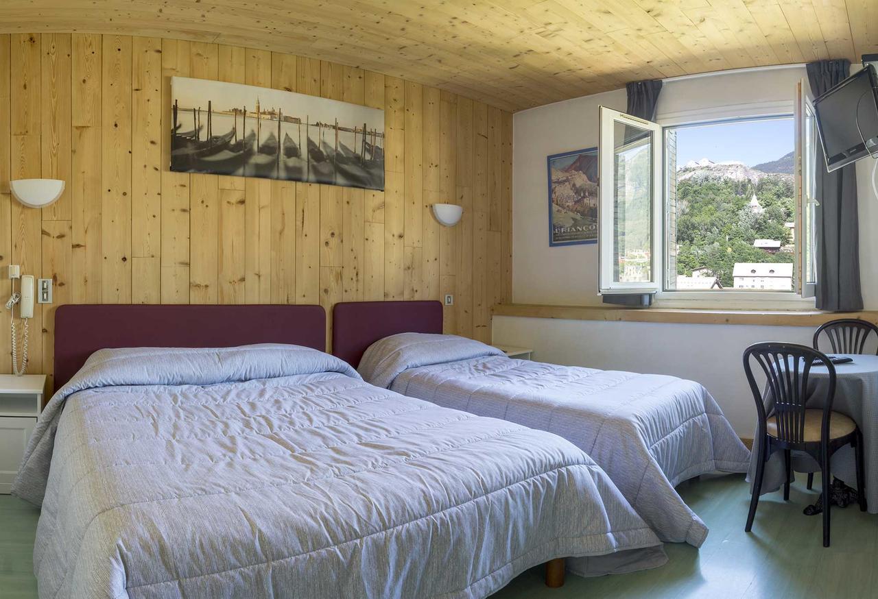 Hotel De Paris Briancon  Bagian luar foto